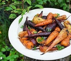 Жареная морковь с розмарином