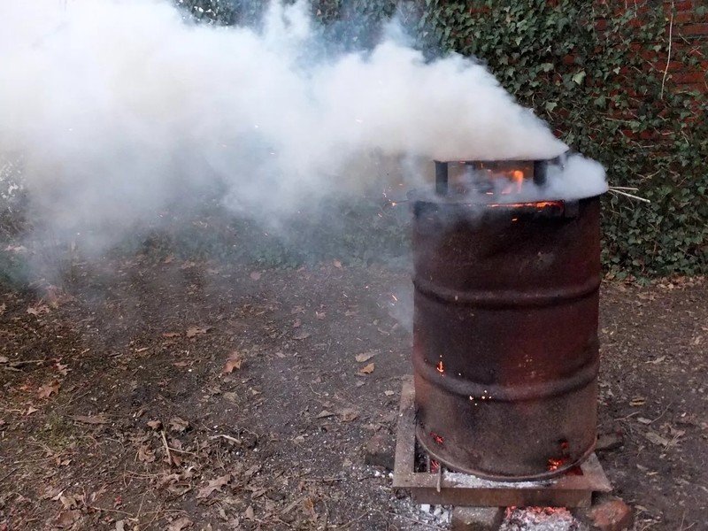 Бездымная печь для сжигания мусора
