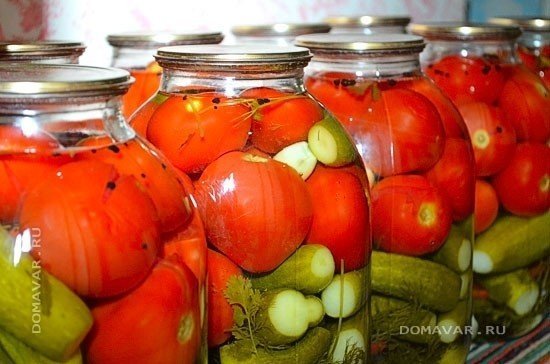 Огурцы и помидоры консервированные вместе кубанские